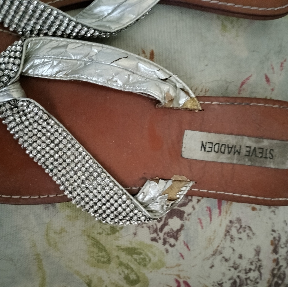 Steven Madden Rhinestone Flip flops - Picture 3 of 4